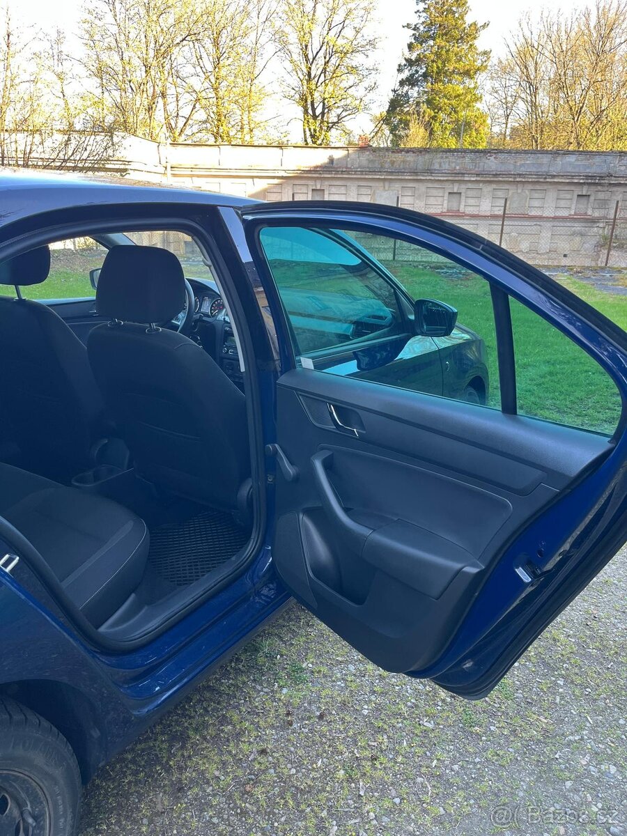 Škoda Rapid 1.6 🚘 - 8