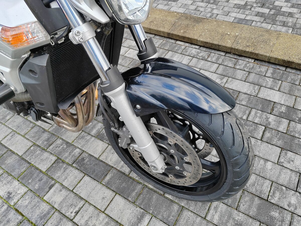 Suzuki gsr 600 super stav - 8