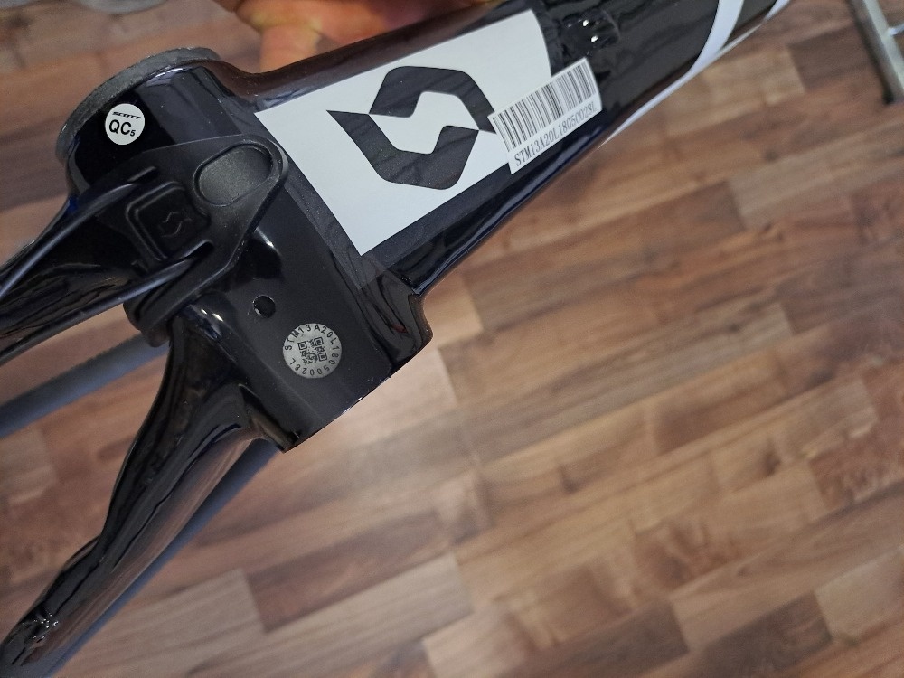 Nový nepoužitý karbonový rám Scott Scale 29er /velikost L,XL - 8