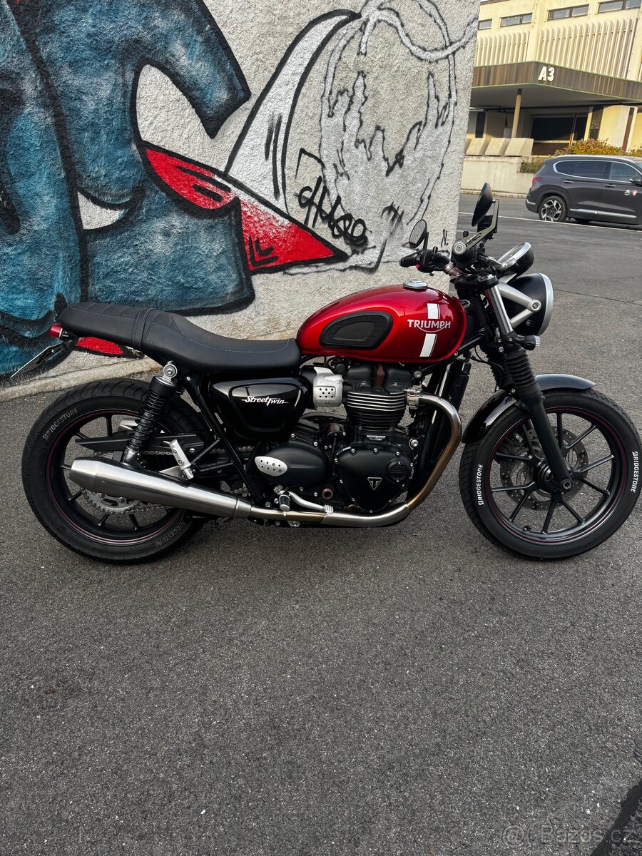 Triumph Street twin 900 - 8