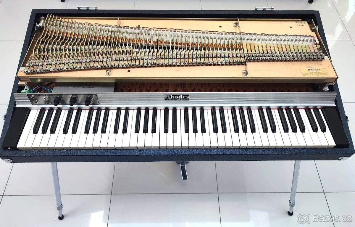 RHODES MARK I SeventyThree rok 1976 - 8