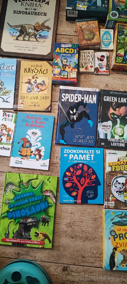 Knížky , hry , komiksy Marvel , puzzle pouze celek - 8
