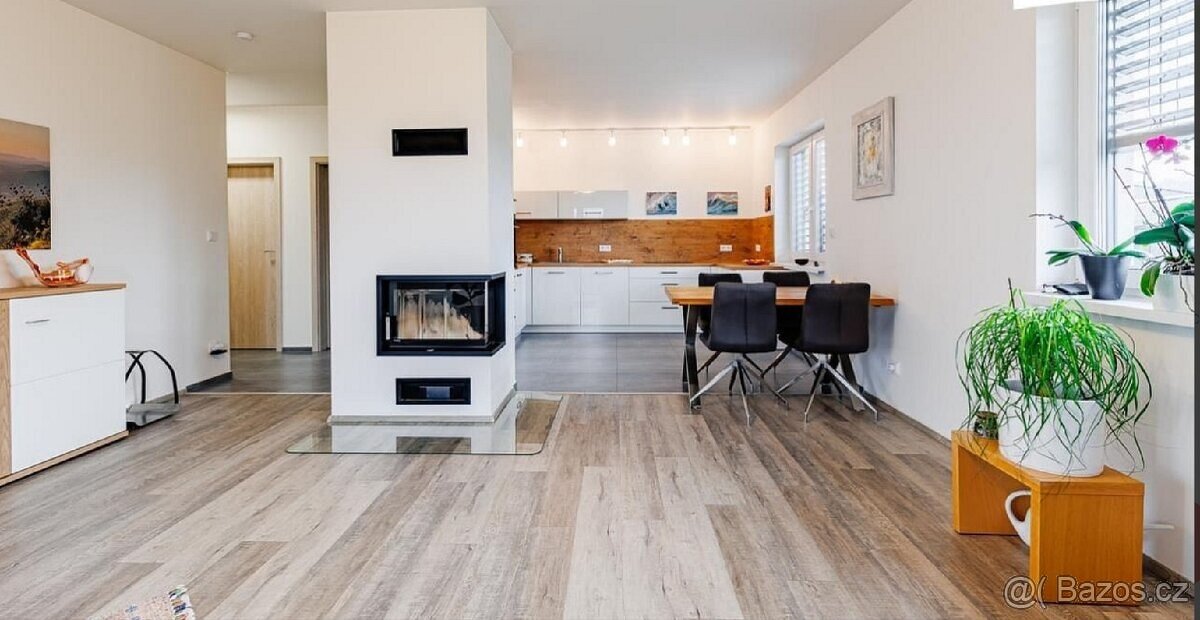 Zařízený dům 3kk, Vrbovec. okr. Znojmo - 8