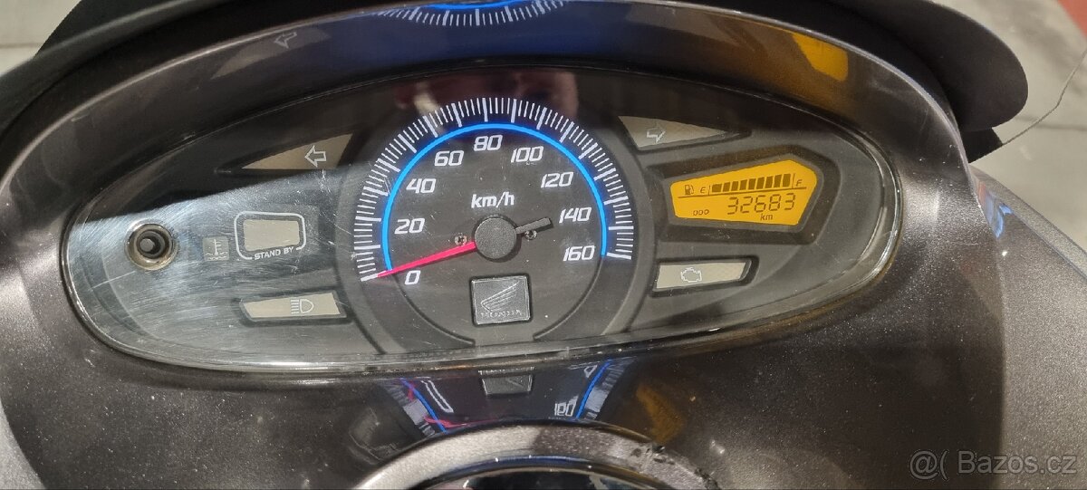 Skútr Honda 125PCX - 8