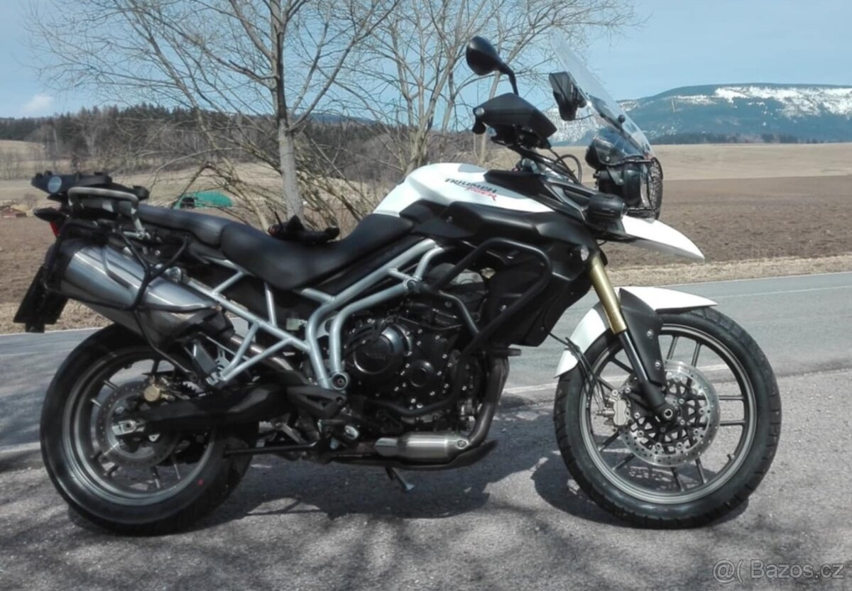 TRIUMPH TIGER 800 - 8