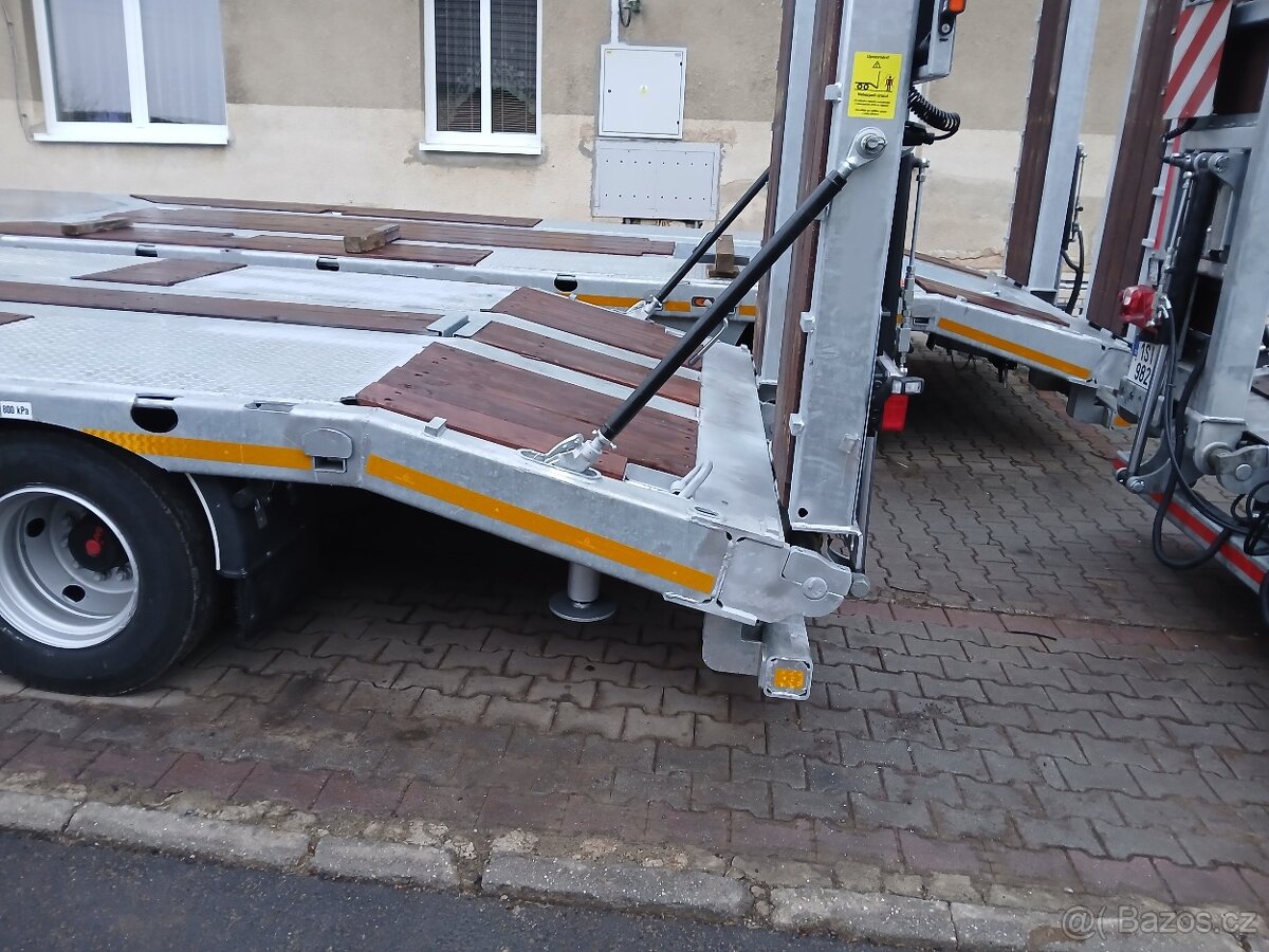 Přívěs na kompresor vrtná souprava CAT Volvo - 8