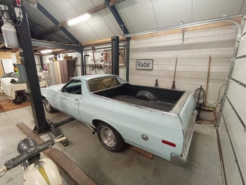 Ford Ranchero z roku 1975 - 8