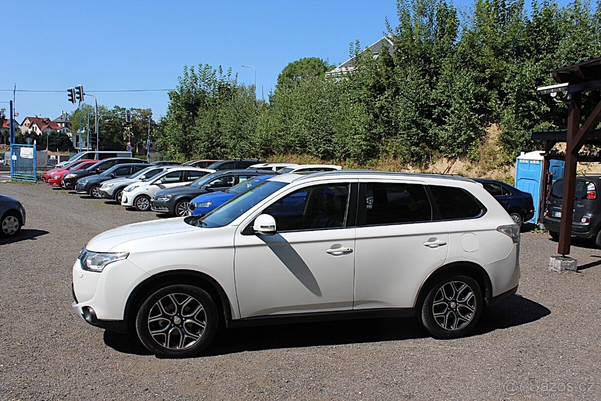 Mitsubishi Outlander - 8