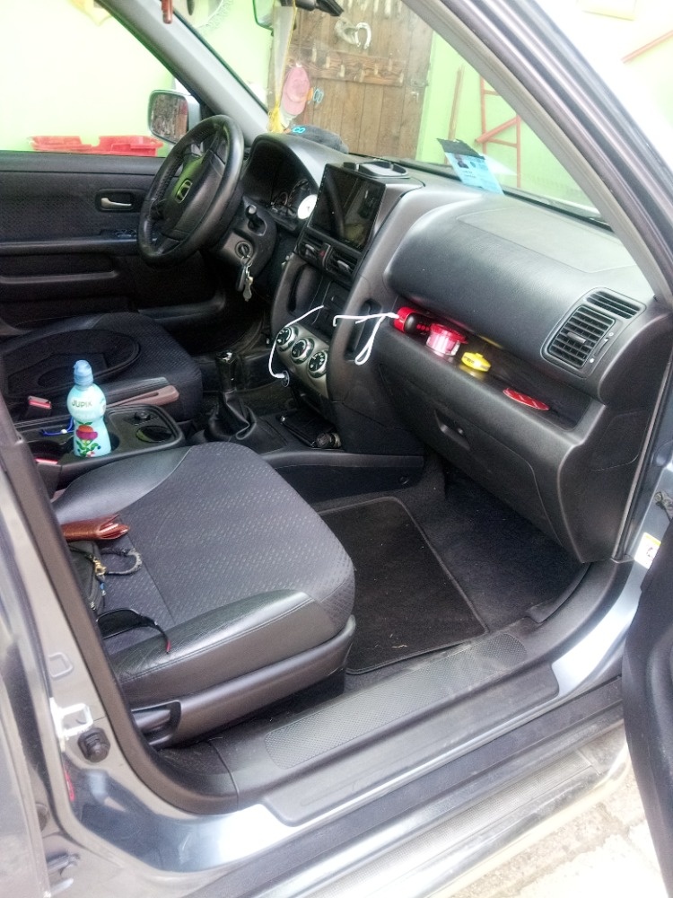 PRODÁM honda CR-V - 8