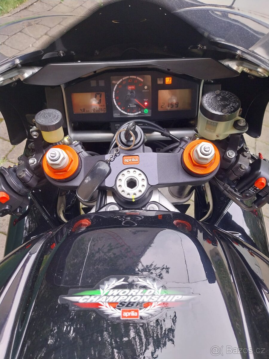 Aprilia RSV 1000 Mille - 8
