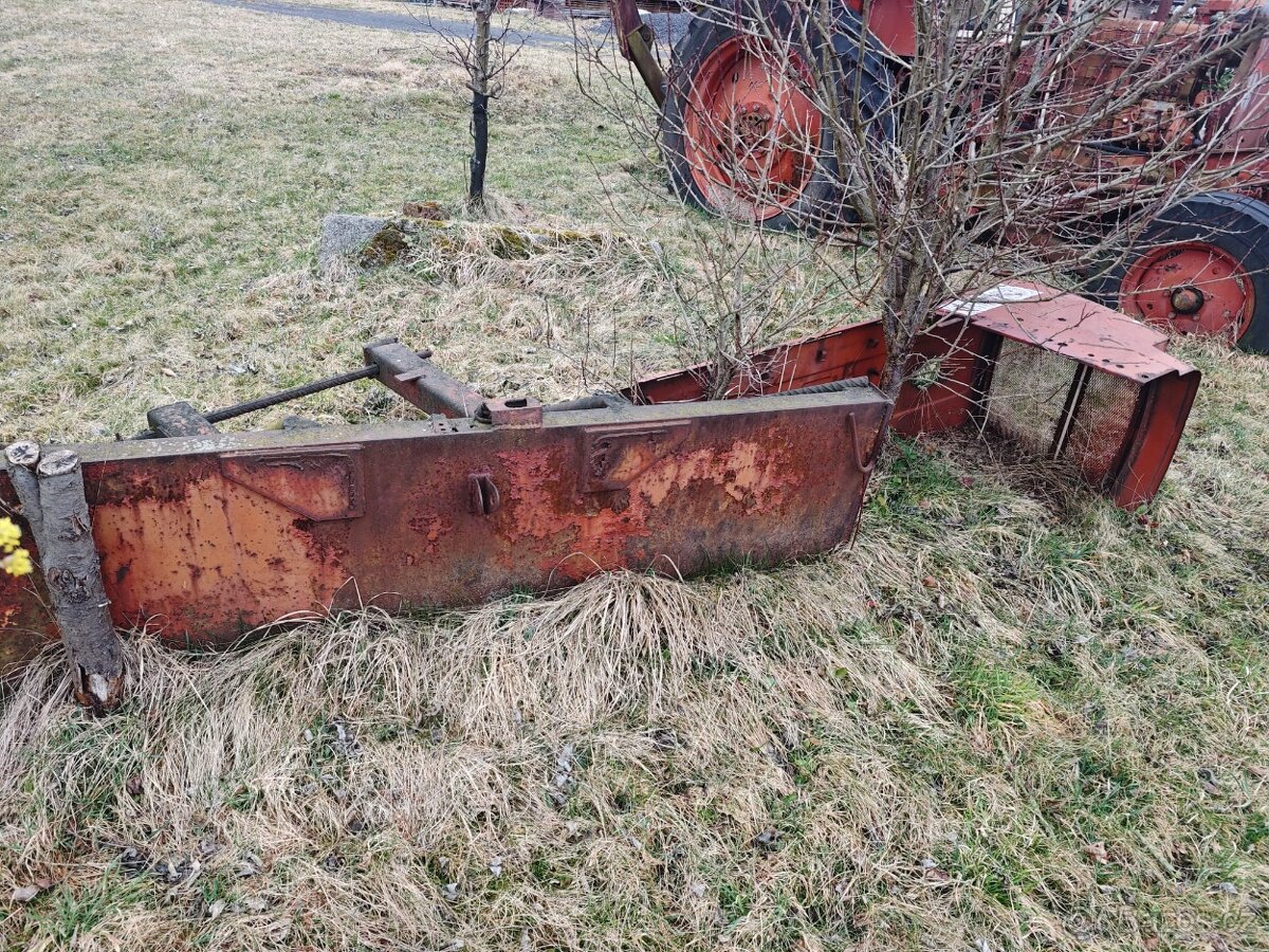 Traktorbagr Bělorus - 8