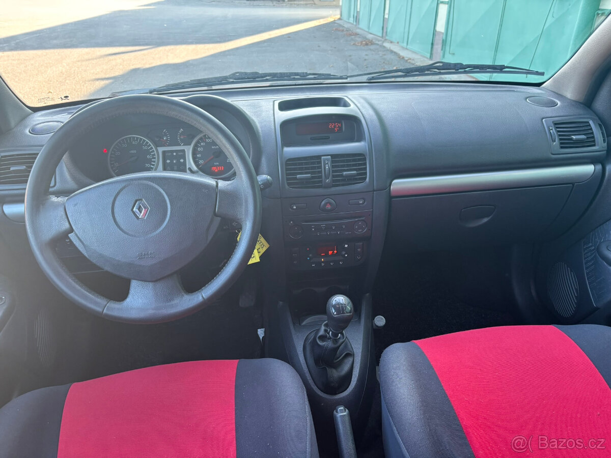 Renault Clio 1.4i - 8