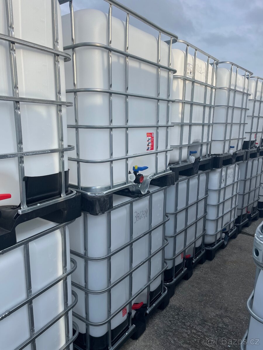 Prodám IBC nádrže na vodu objem 1000 litrů - 8