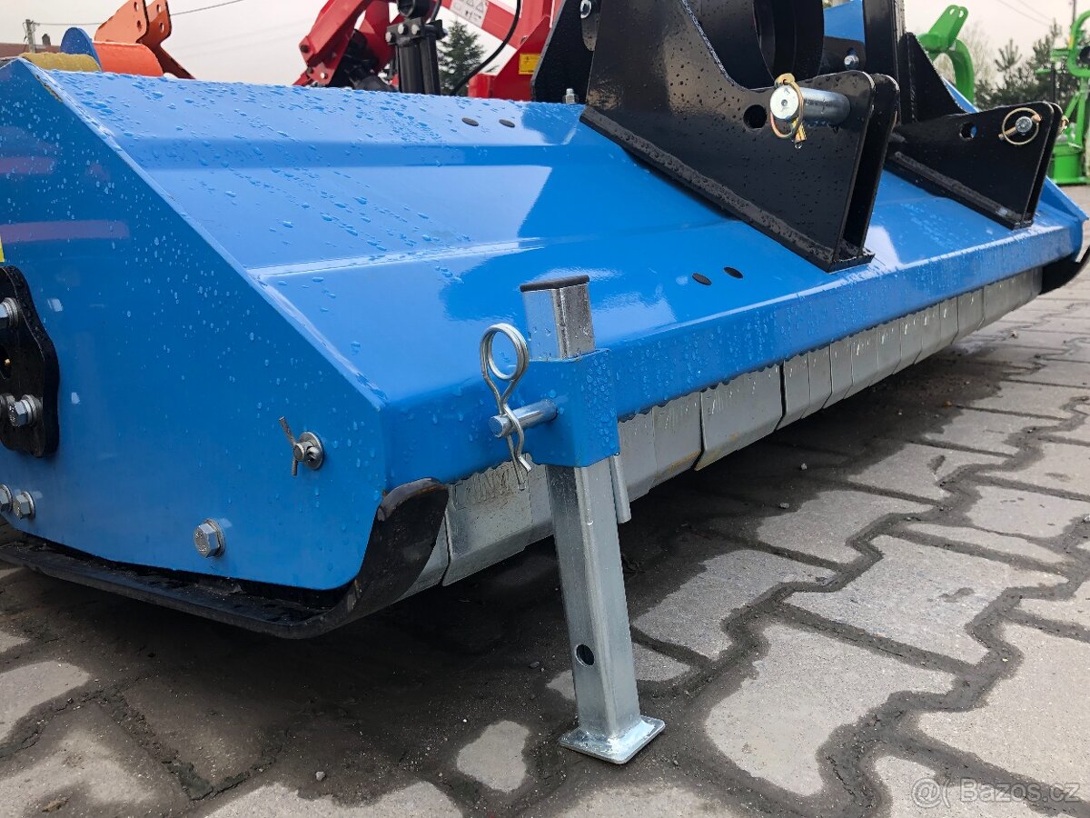 Mulčovač za traktor / kladívkový / hydr. posuv - 8