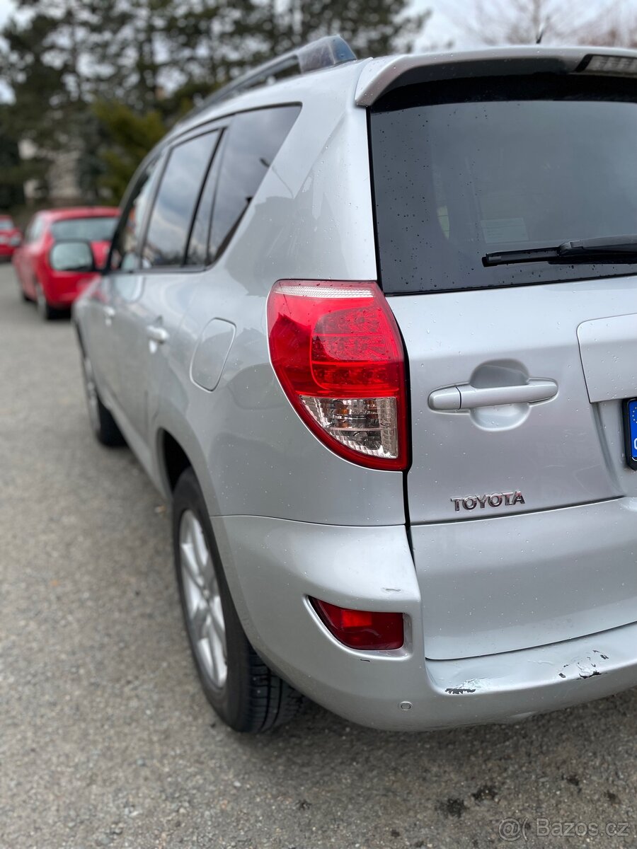 Prodám Toyota RAV4 2.2 D4D - 8