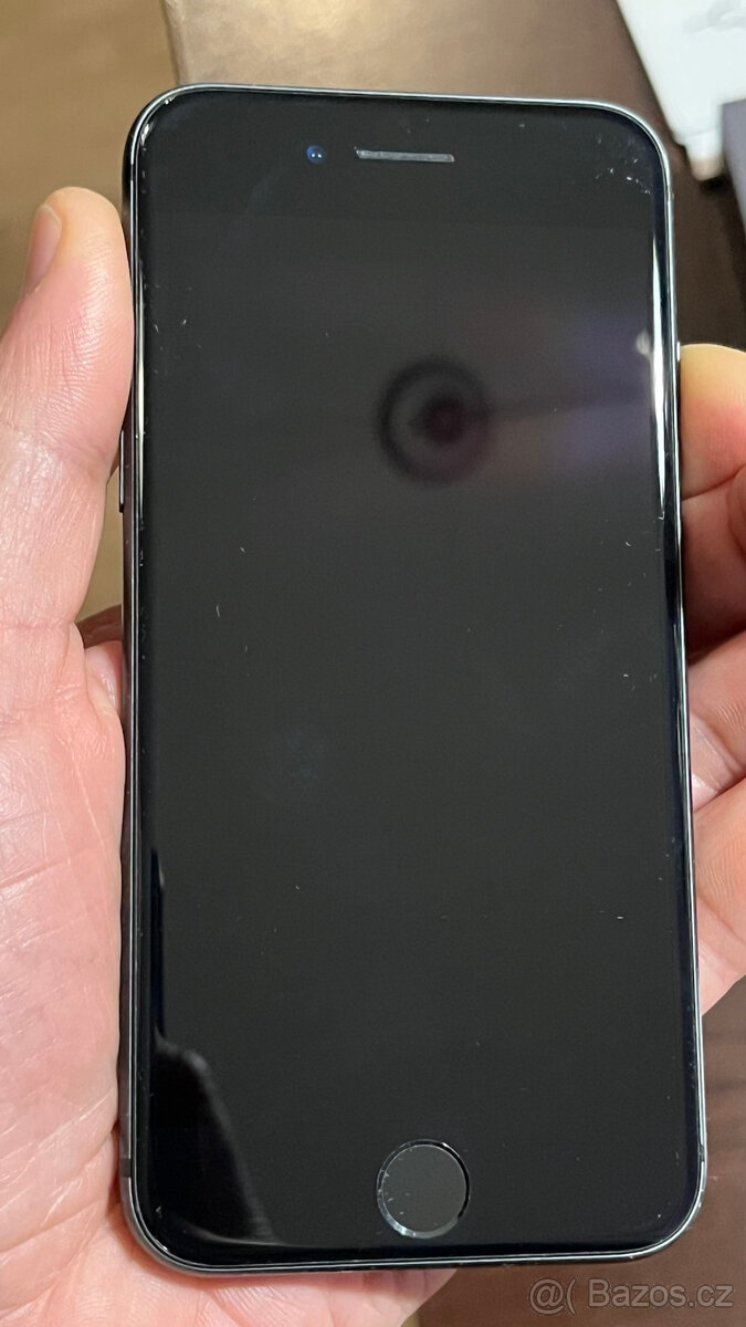 iPhone 8, 64 GB, vesmírně šedý - 8