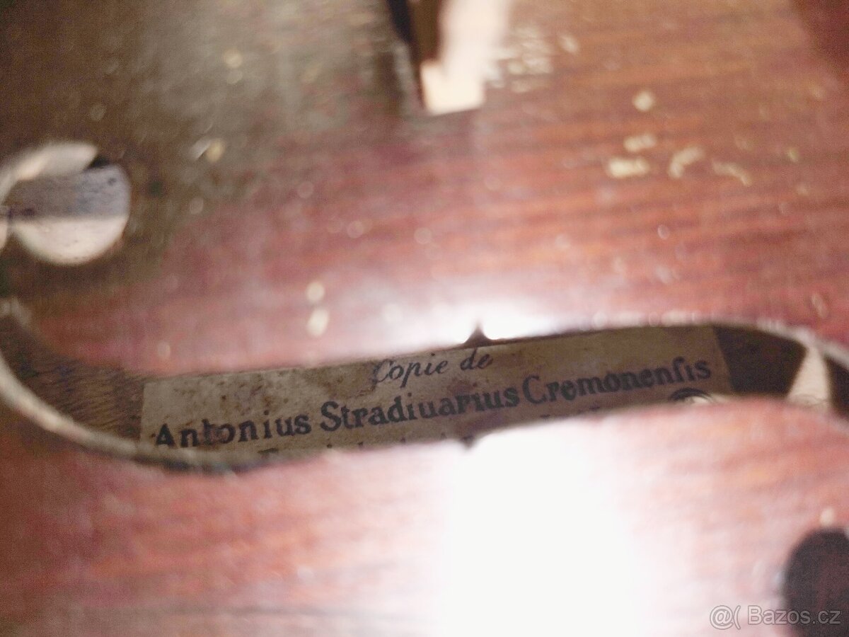 staré funkční housle - 8