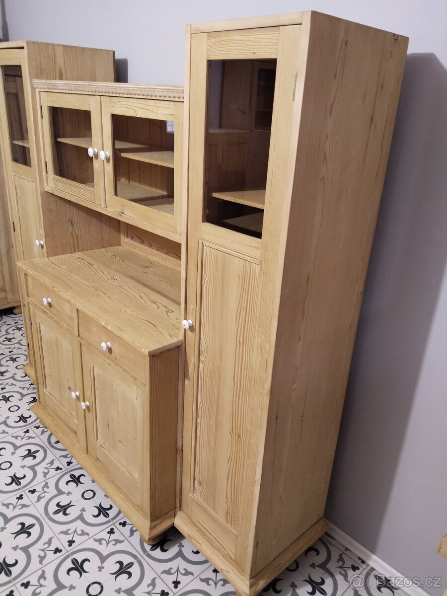 Stará, komínová kredenc, příborník po renovaci - 8