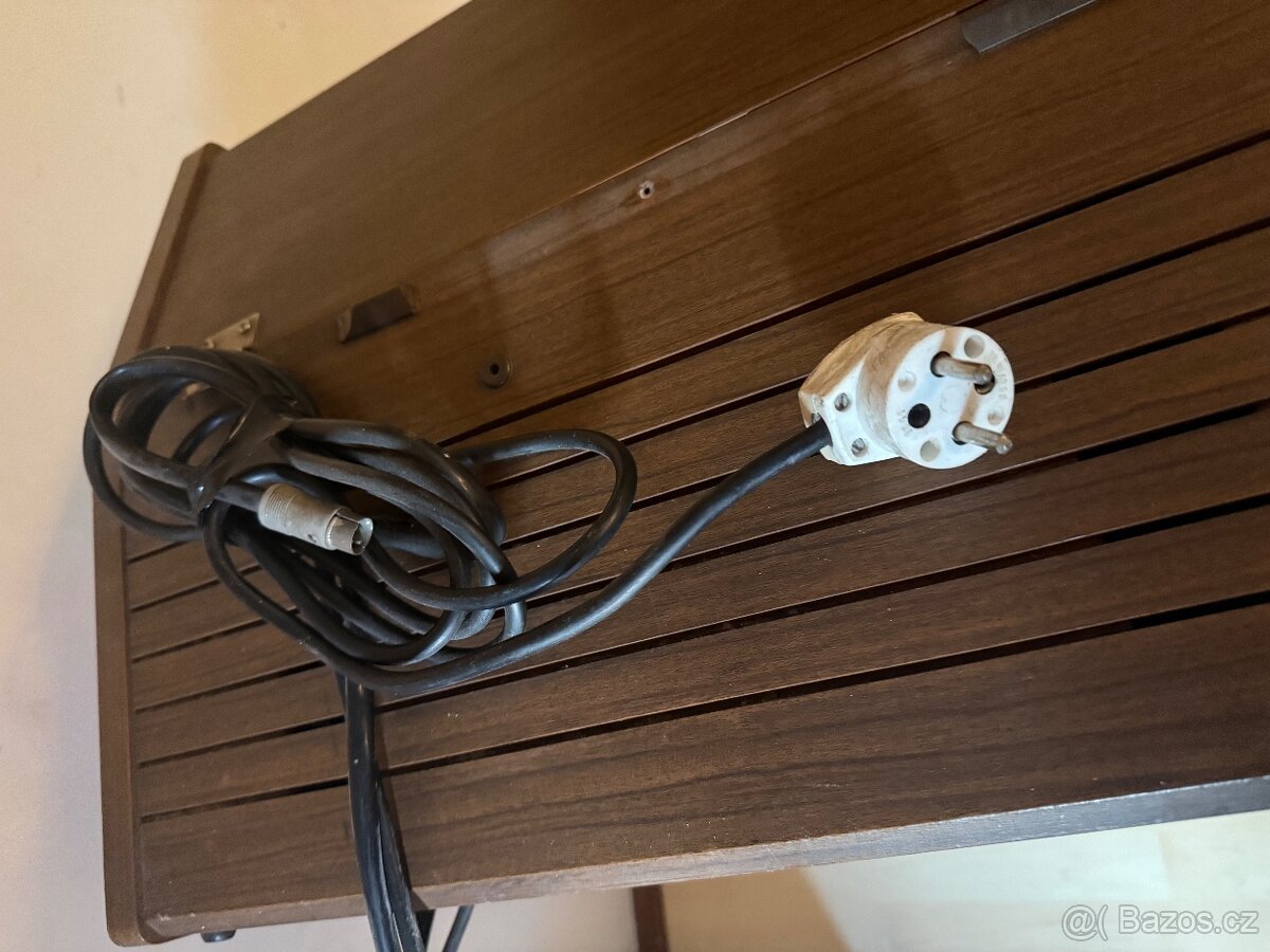 Organ Farfisa Matador LR - 8