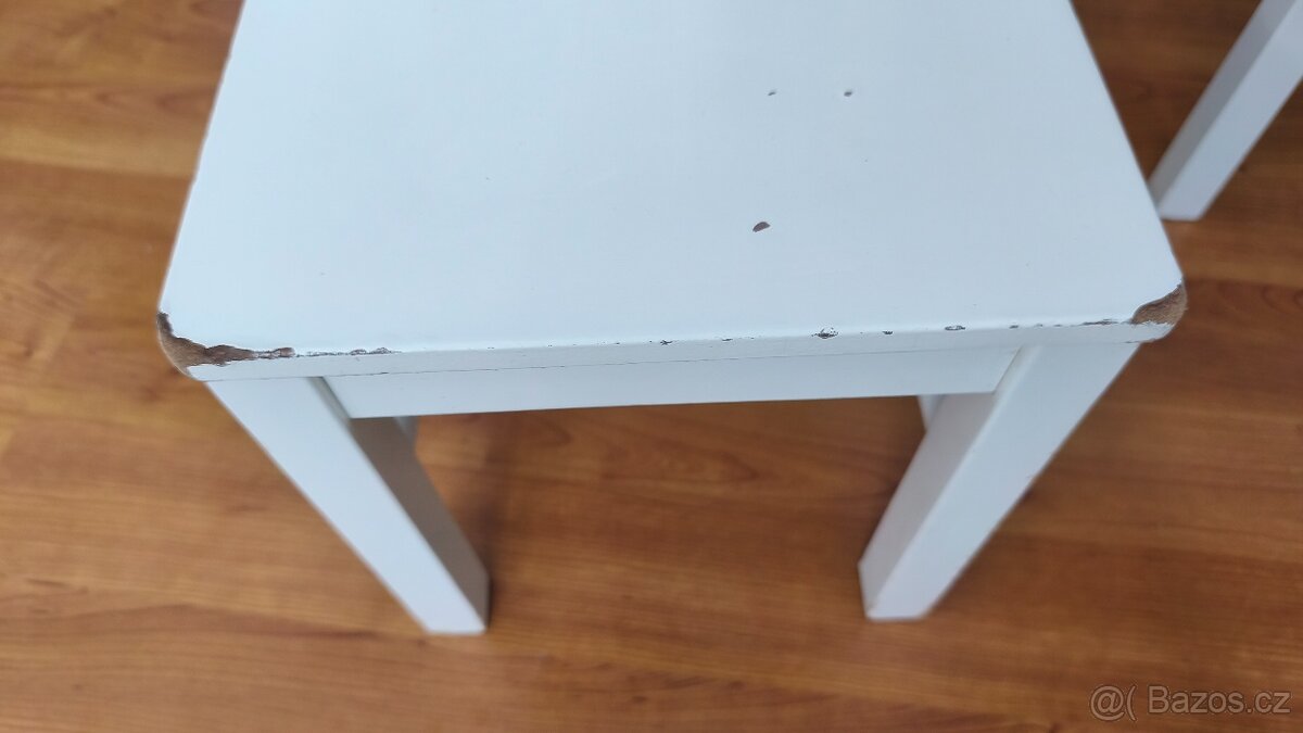 Stůl ze dvoumi židlemi - 8