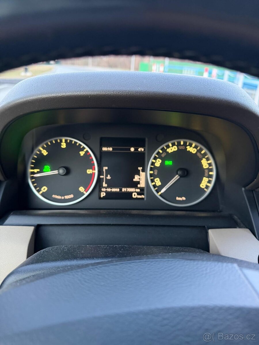 Land Rover Discovery 4 - 8