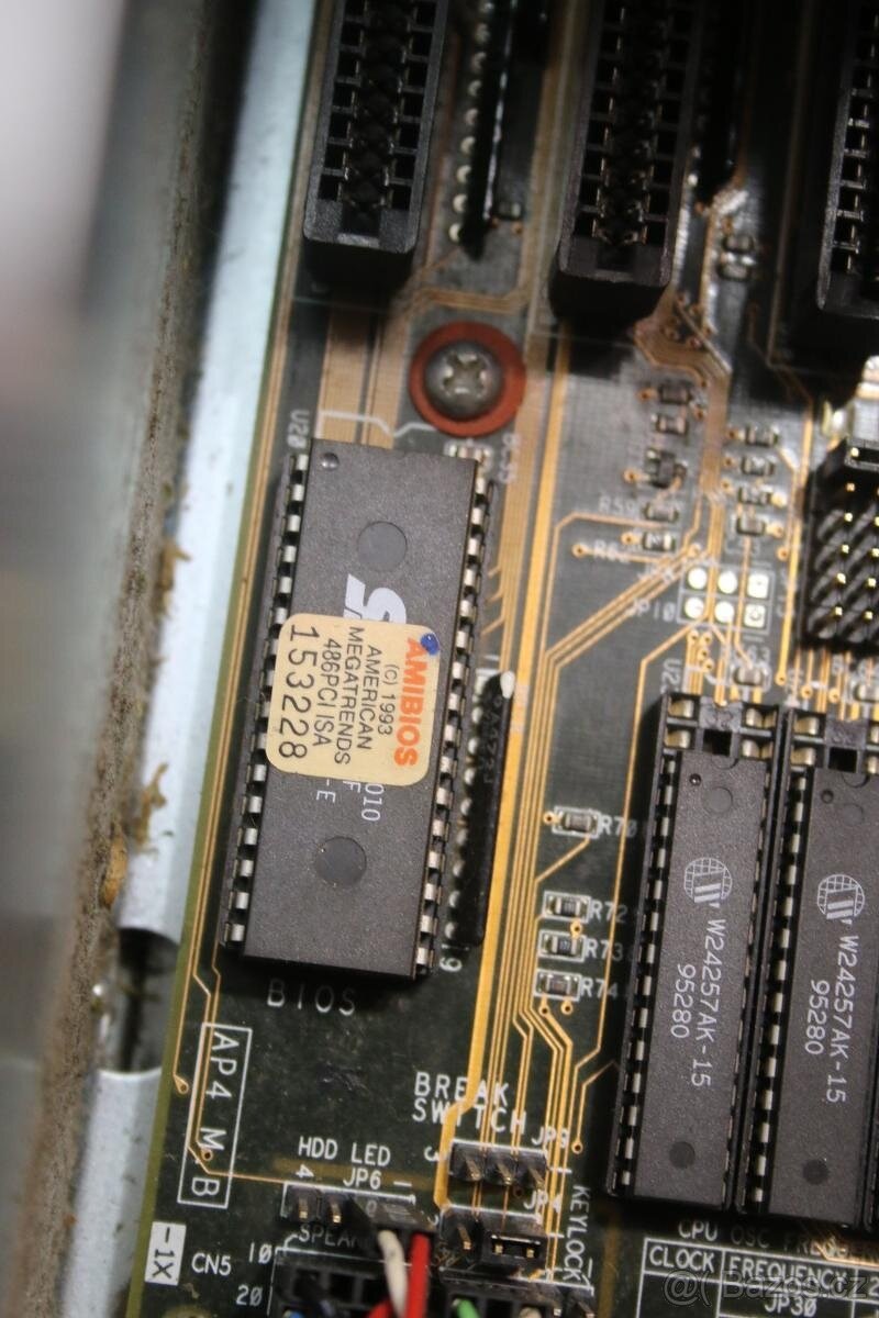 MUZEUM PC - Staré PC - 486DX4 Plus - 8