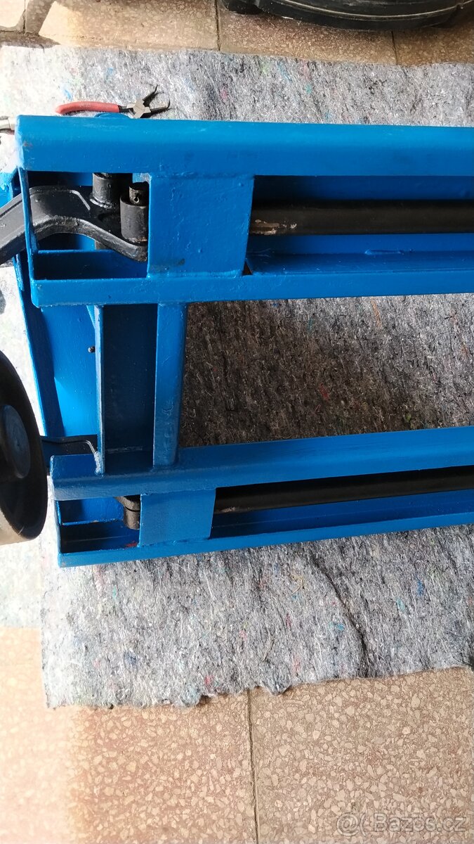 Prodám repasovaný paletový vozík - 8