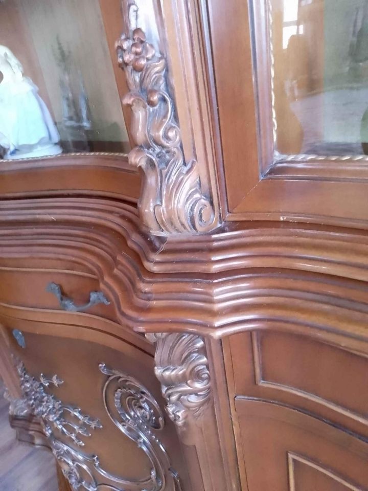 Italská vitrína s komodou-barokní - 8