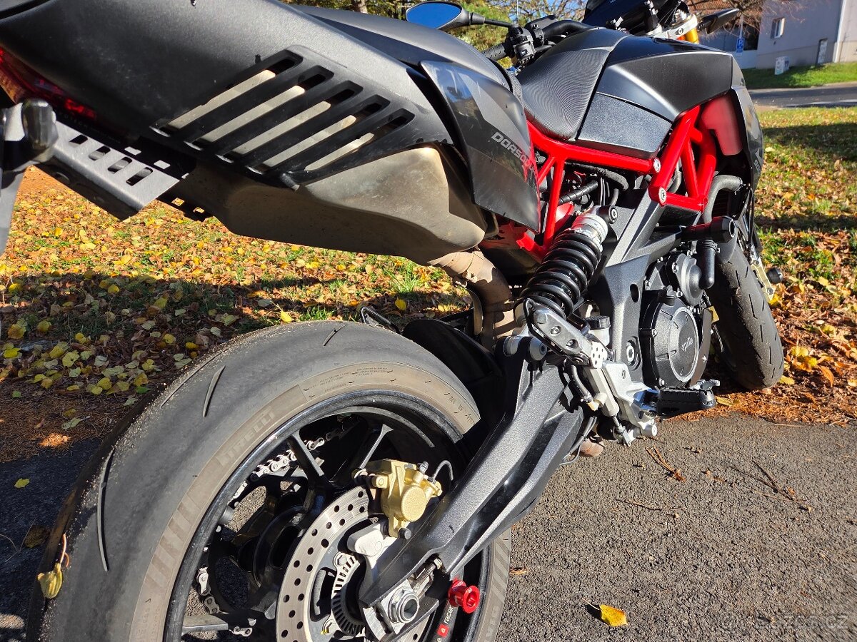 Aprilia Dorsoduro 900 - 8