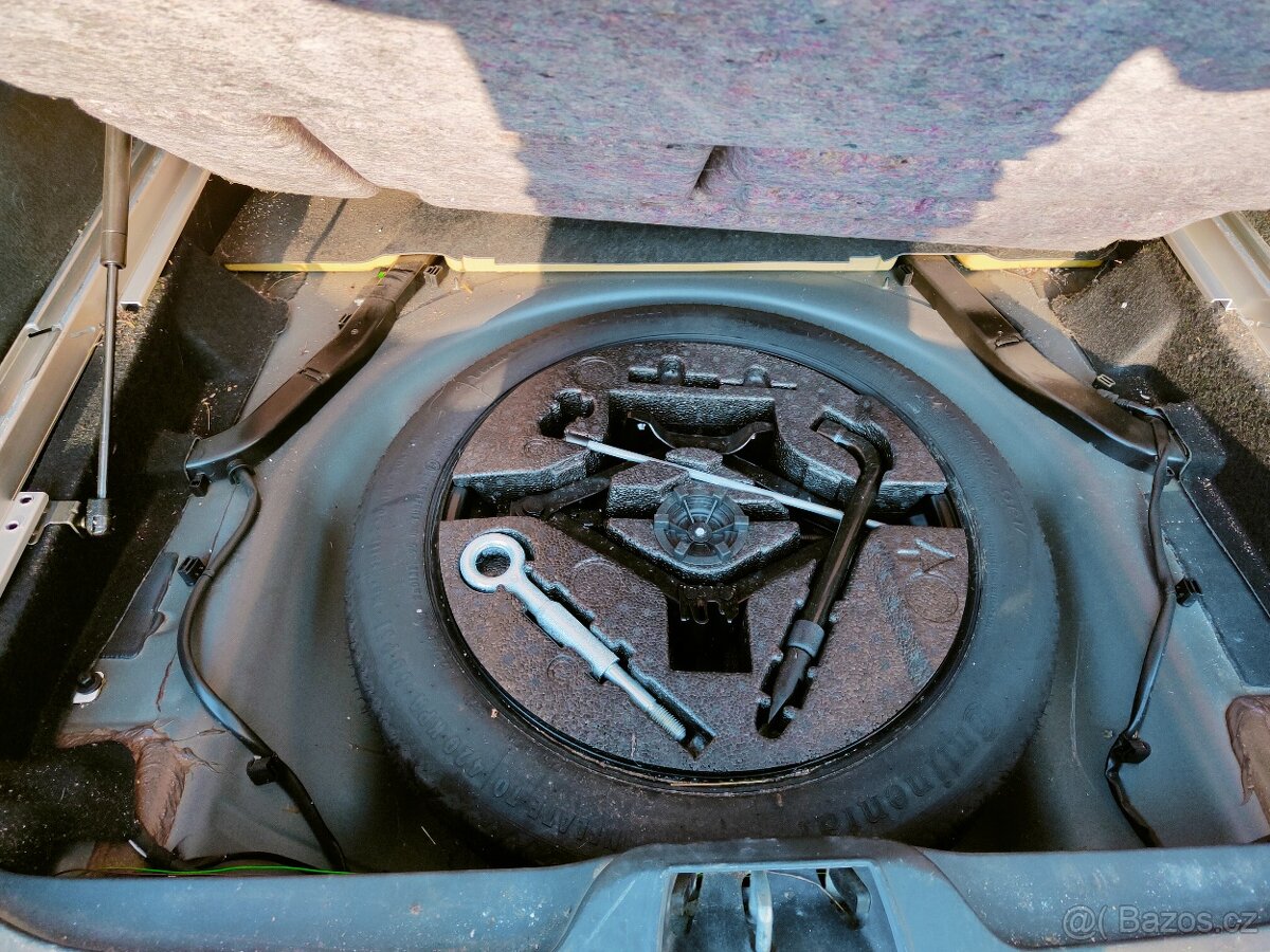 Volvo V70III D5 136kw -Náhradní díly - 8