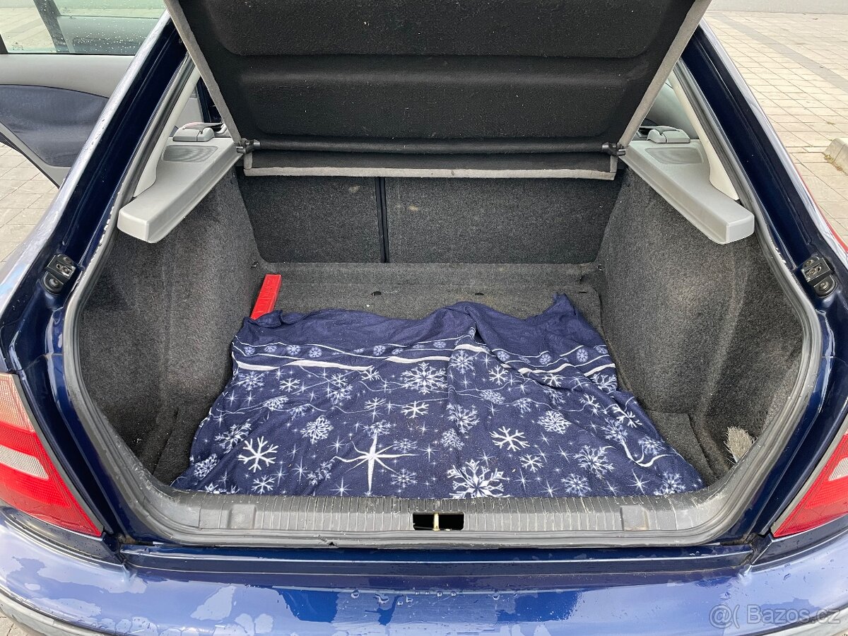 Škoda Octavia 1.6i GLX 55kW - 8