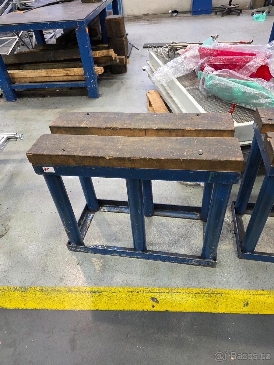 Průmyslový ocelový stojan / podstavec - 8