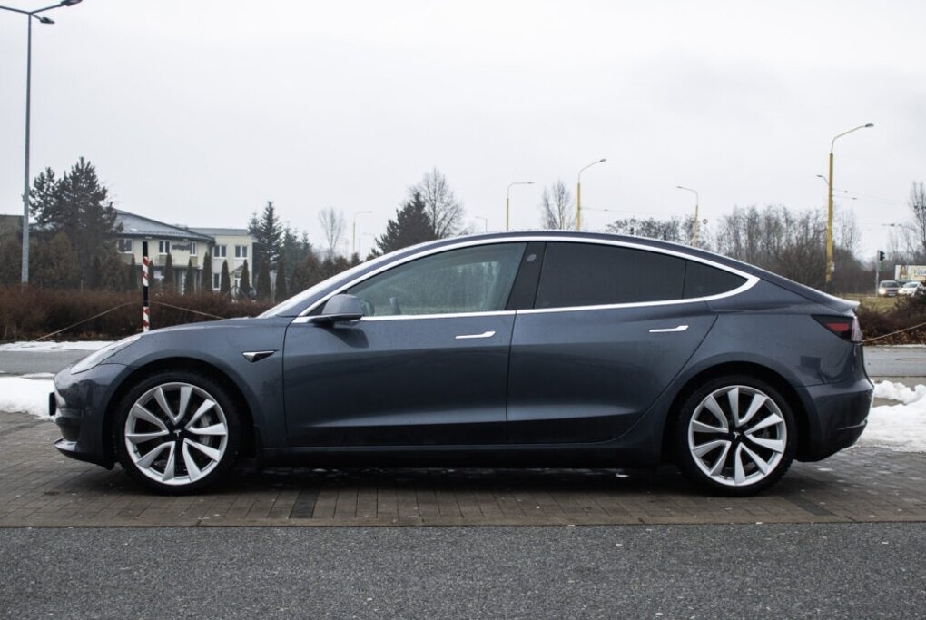 Tesla Model 3 Long Range AWD, 350kW (2019) - 8