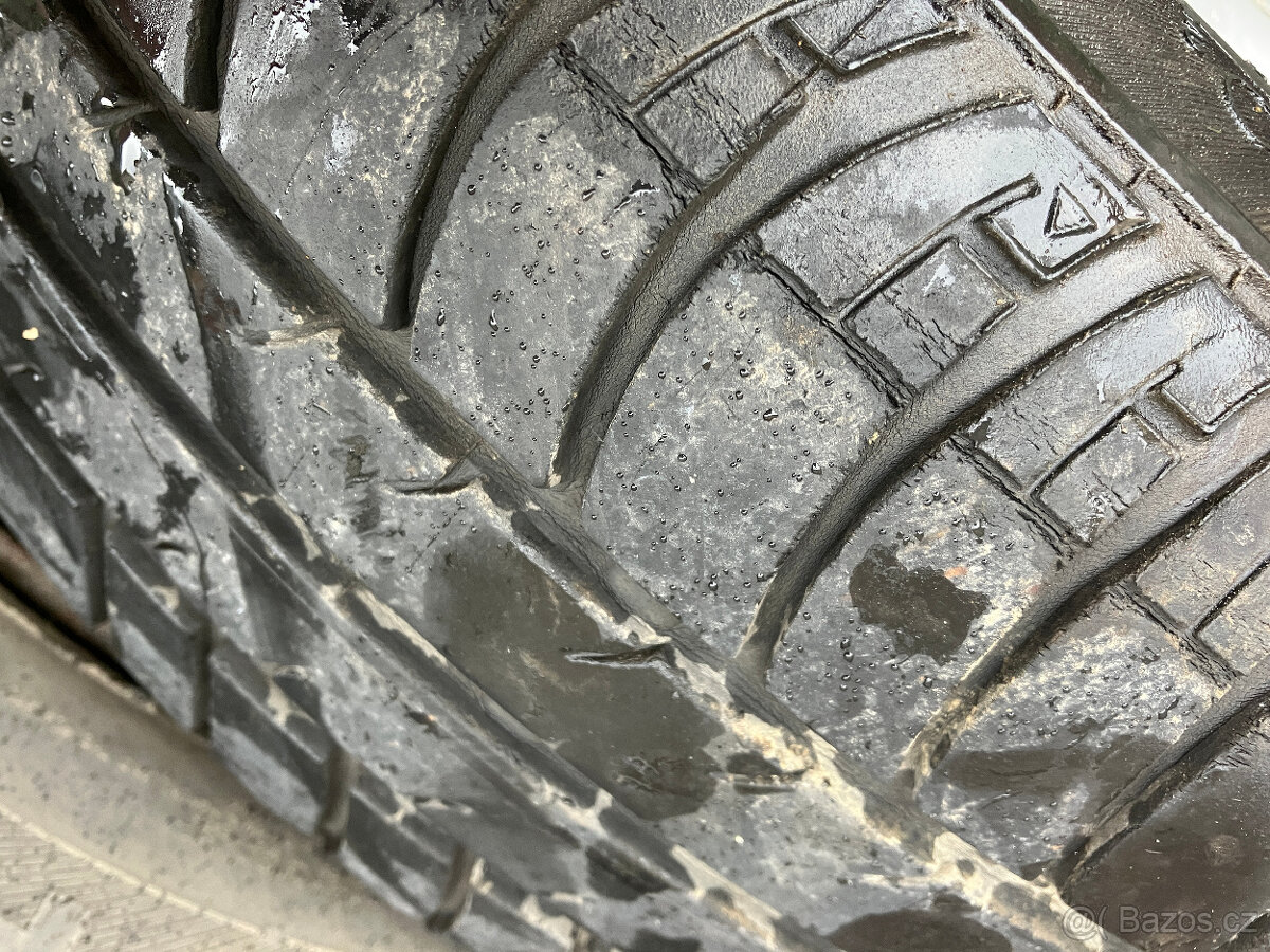 Letní pneu 175/65/14 na disku Clio II - 8