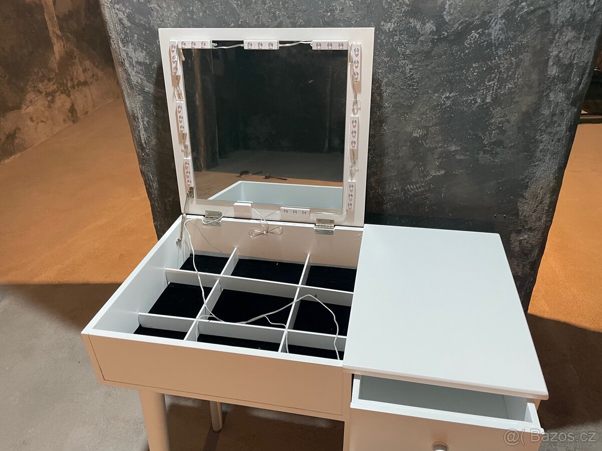 Toaletní stolek 40x70 cm - 8