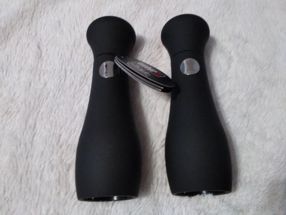 Sada mlýnků na pepř a sůl Weber Style, 19 cm - 8