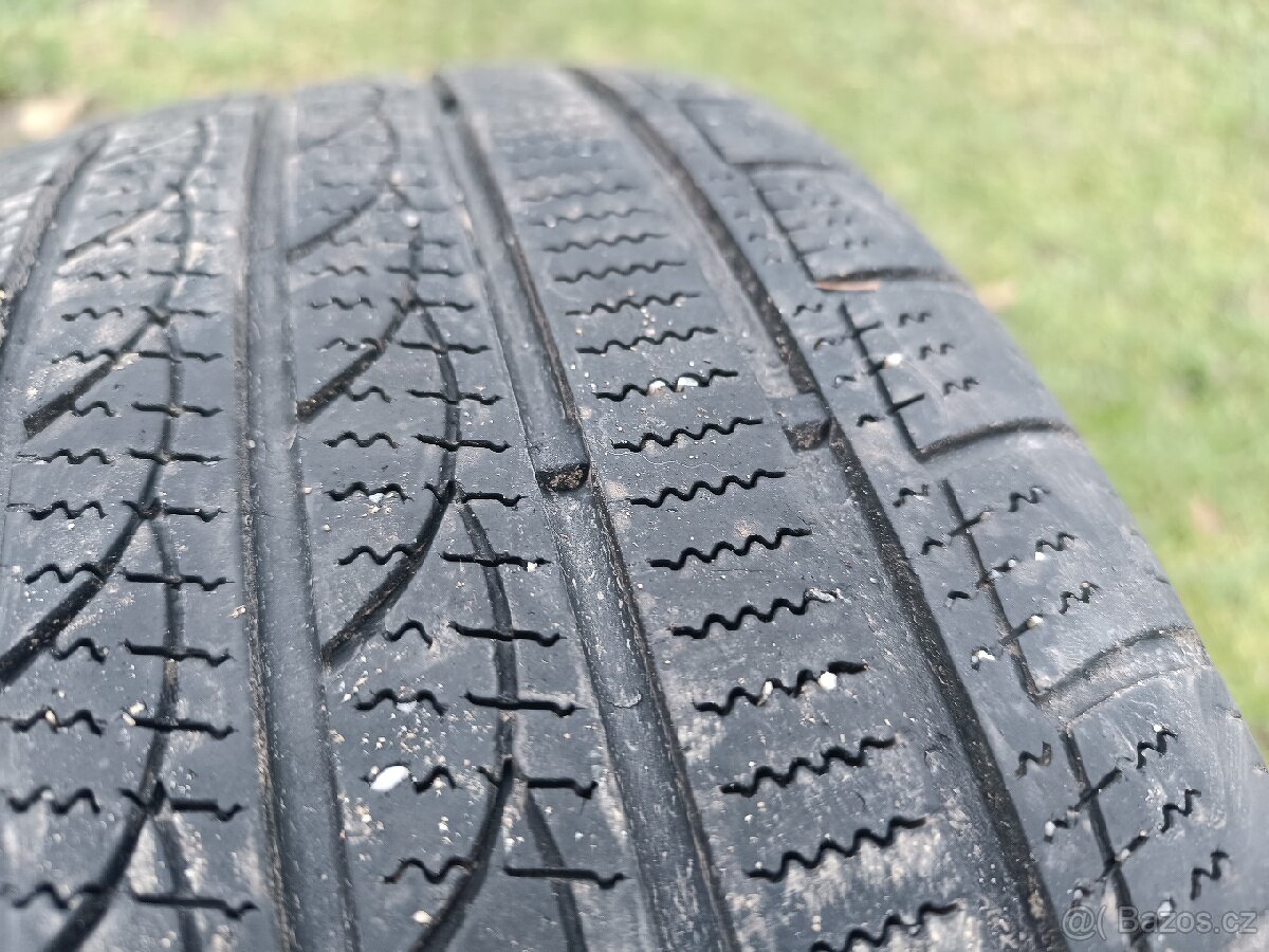 Pneu zimní 215/45 R17 - 8
