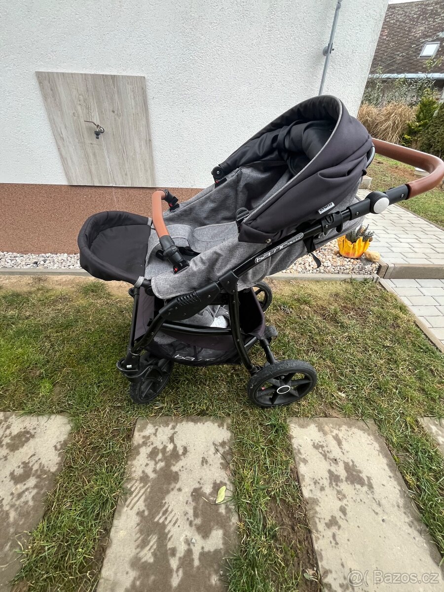 Kočárek a autosedačka - 8
