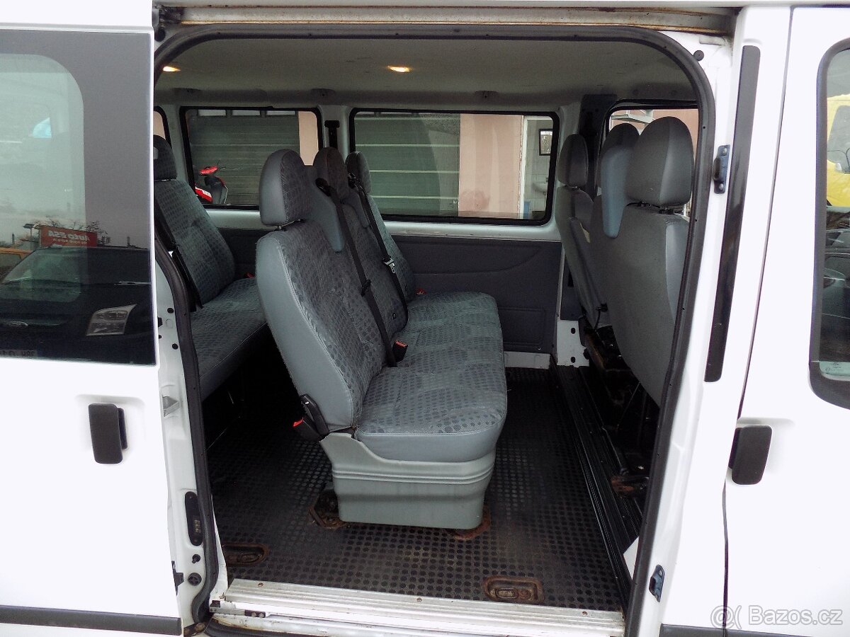 Ford Transit 2.2 TDCI SWB TREND AC 9 MÍST - 8
