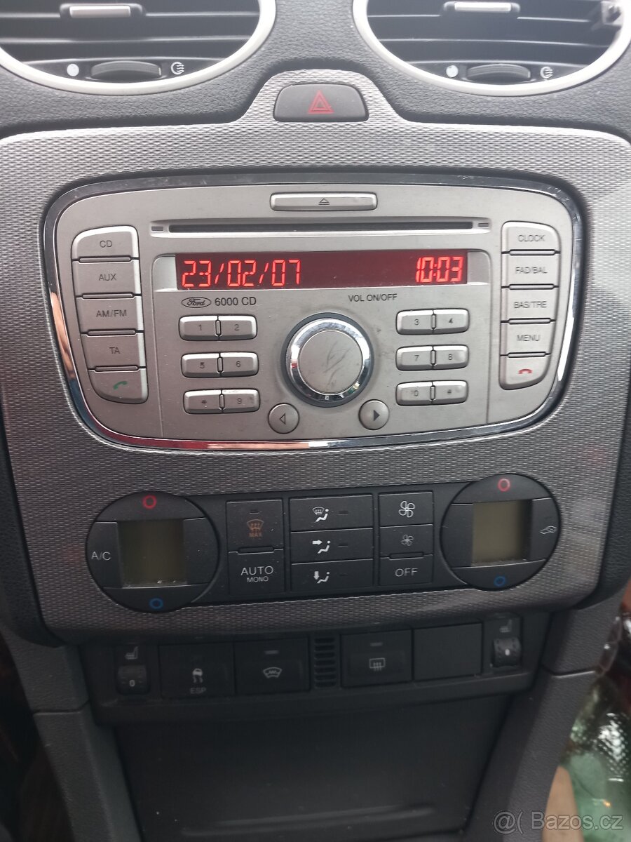 Ford focus MK 2 TITÁNIUM - 8