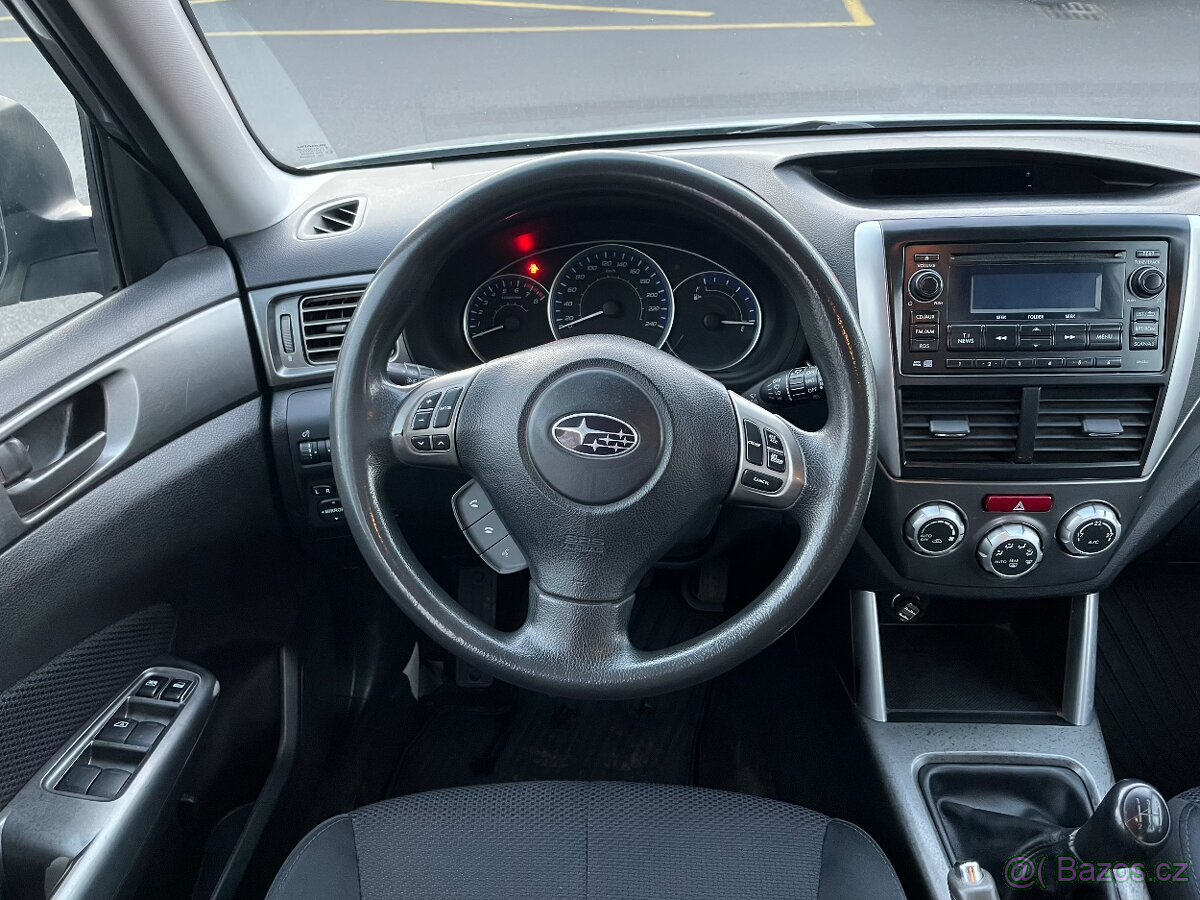 Subaru Forester 2.0i XS • 8/2011 • 110kw • Původ ČR - 8