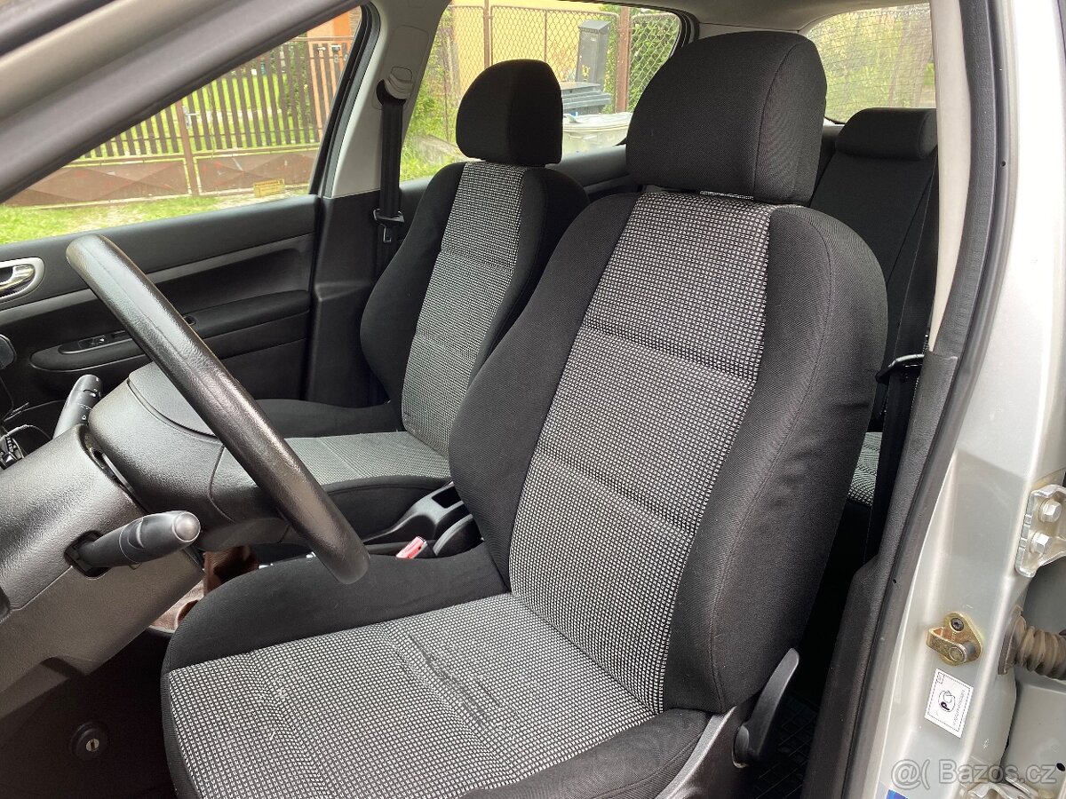 Peugeot 307, 80kw, rv 2004 - 8