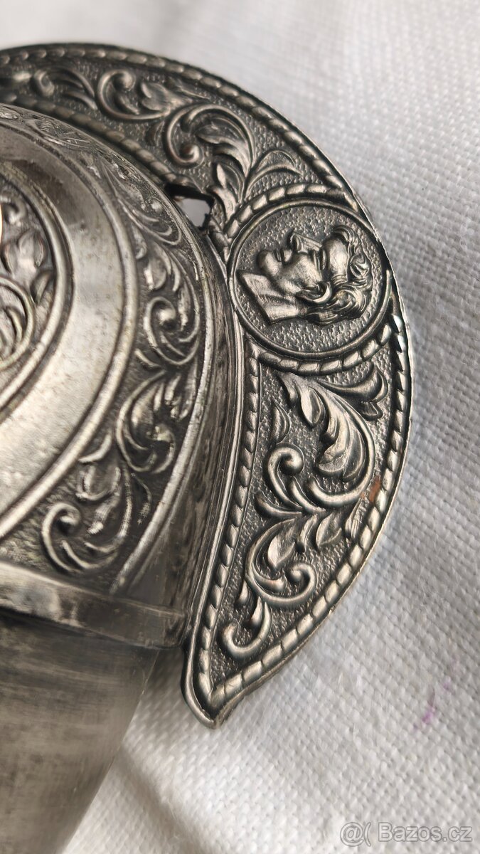 vintage nálevka na víno a vývrtka - 8