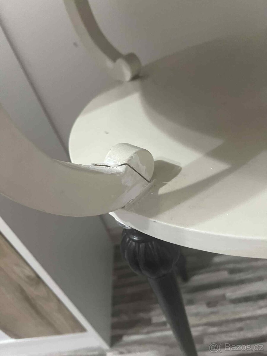 Starožitný nábytek - 8