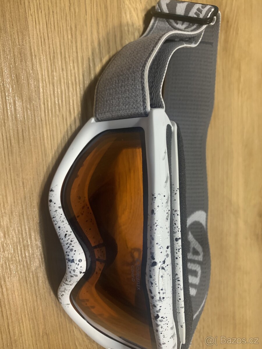 Přilba na lyže a brýle - 8