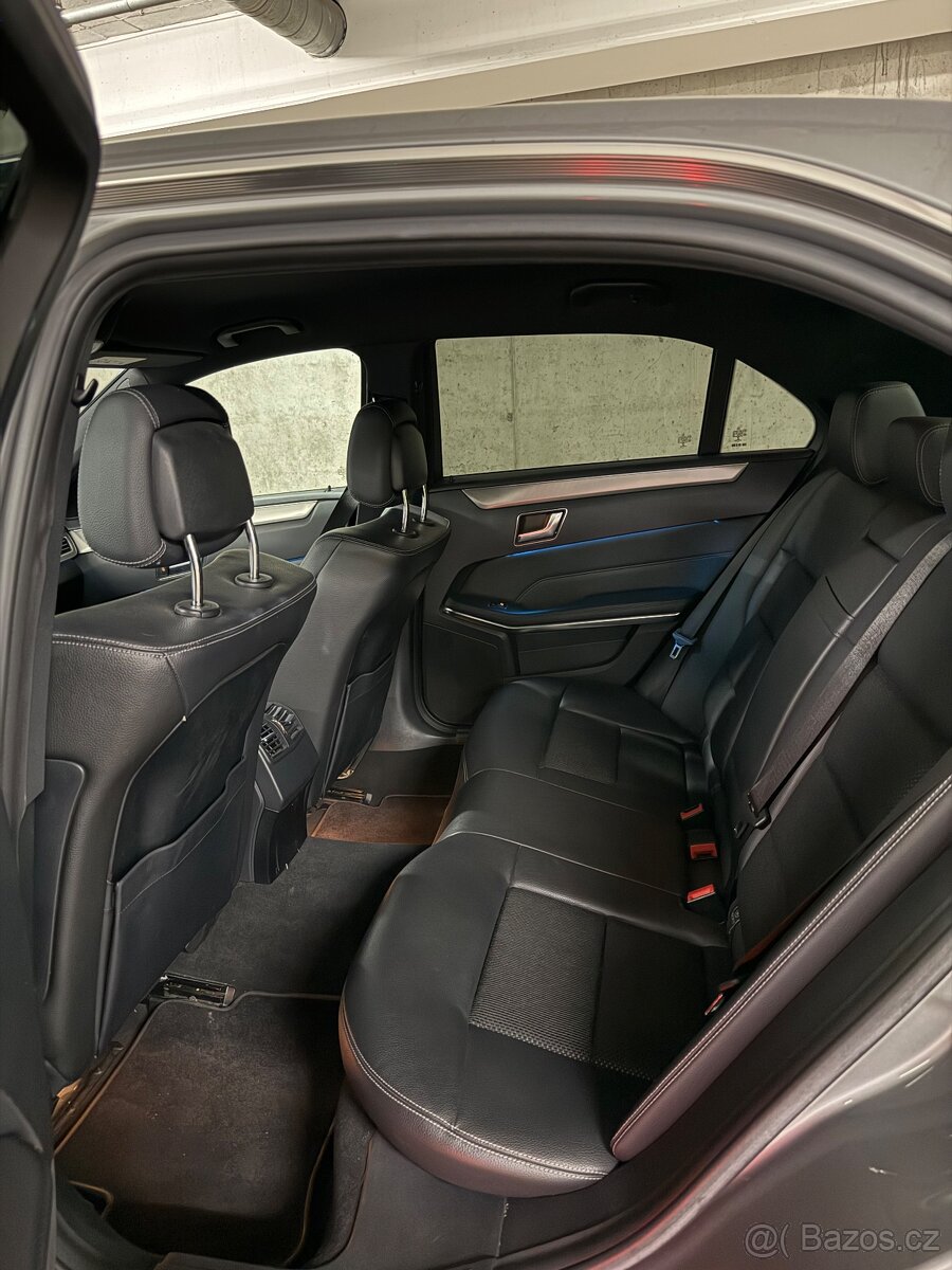 Mercedes-Benz W212 E200 - 8