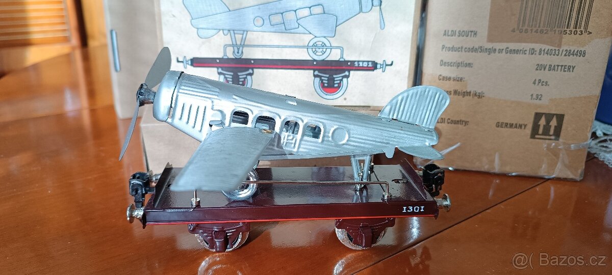 PAYA nákladni vagon s letadlem, ca. 1980 - 8