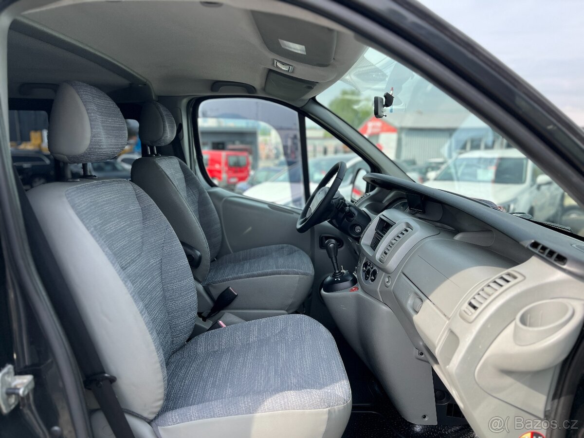 Renault Trafic 2.5DCi 8 MÍST AUTOMAT KLIMA - 8