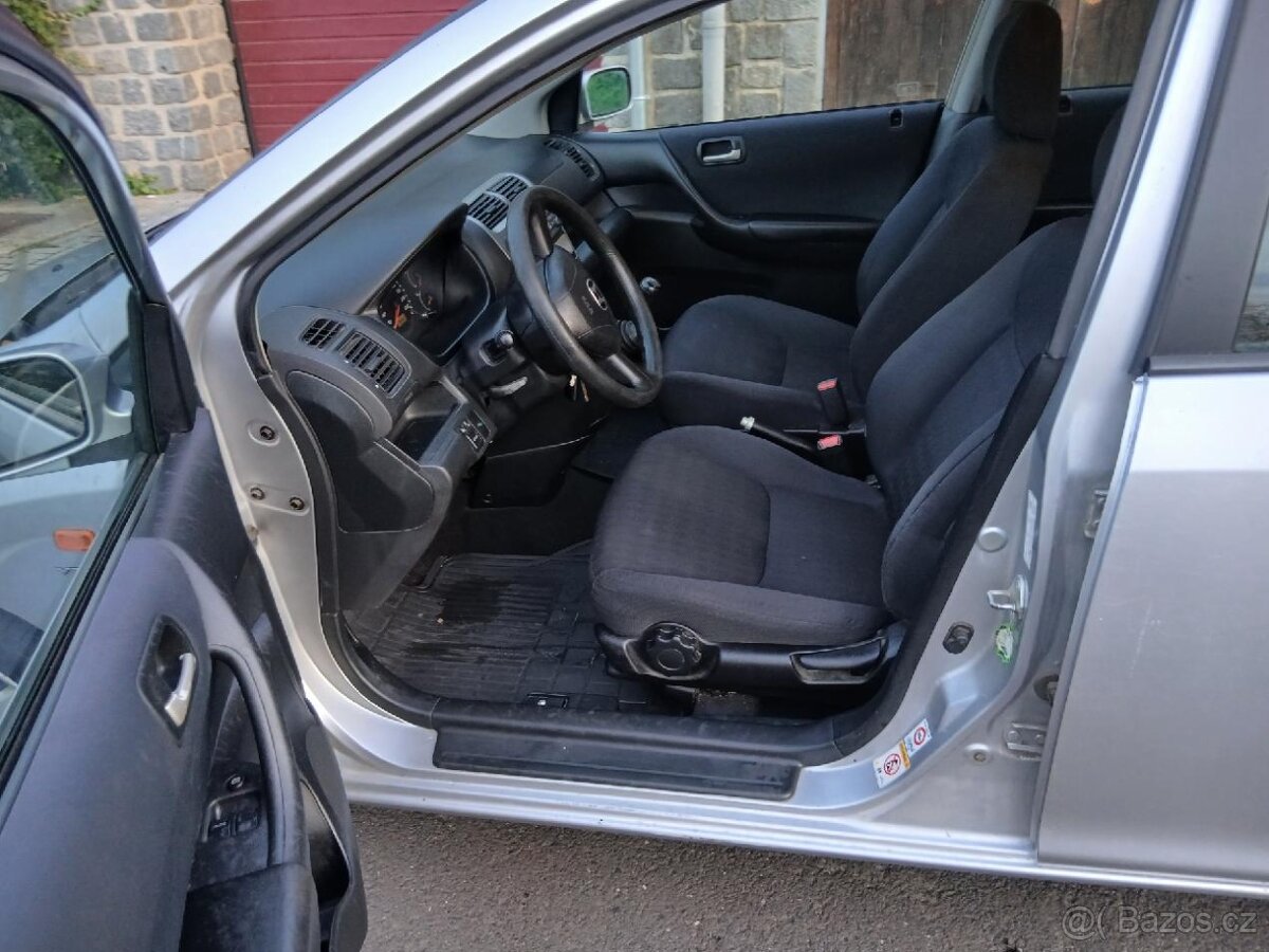 HONDA CIVIC 1.6i rok 2004 STK 12/2026 velmi pěkný stav - 8