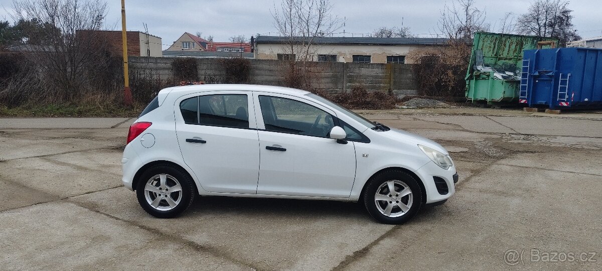 Opel Corsa benzin 2011 - 8